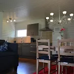 Svinoe Seaside بيت للعطل